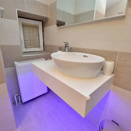Affittacamere And With A Swimming Pool - Zadar - 5906