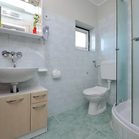 And With A Swimming Pool Sukosan, Zadar - 5906 Гостевой дом 3*